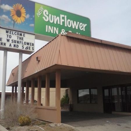 Sunflower Inn & Suites - 가든 시티 외부 사진