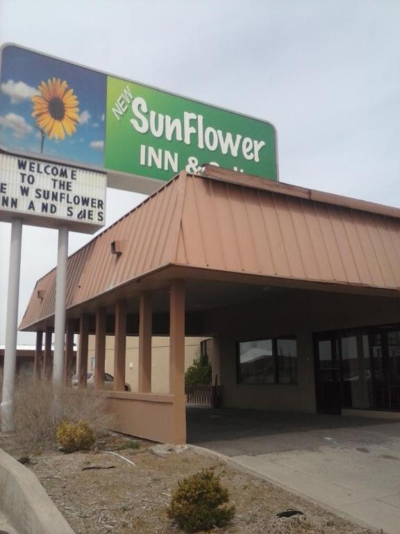 Sunflower Inn & Suites - 가든 시티 외부 사진